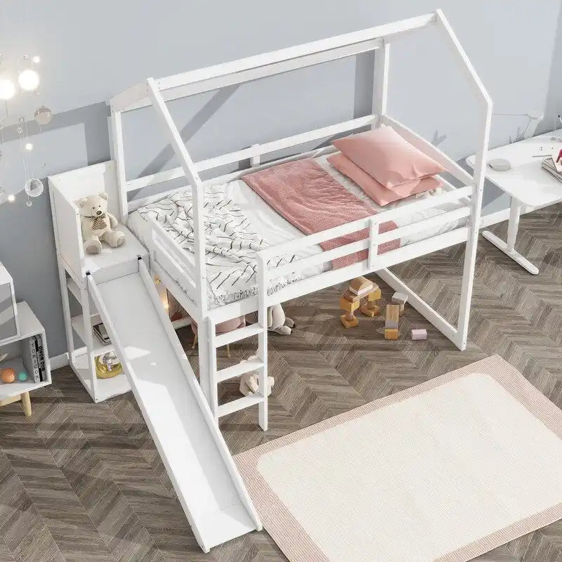 Lit mezzanine Wood House avec toboggan, étagères de rangement, rampe d'escalade et lumière