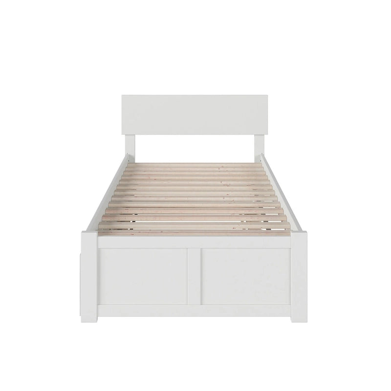 Lit plateforme Orlando avec pied de lit et lit gigogne double.
