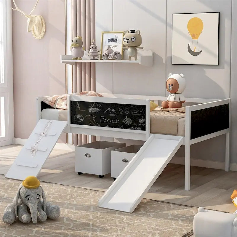 Lit mezzanine double avec cadre d'escalade, tableau noir et deux boîtes de rangement