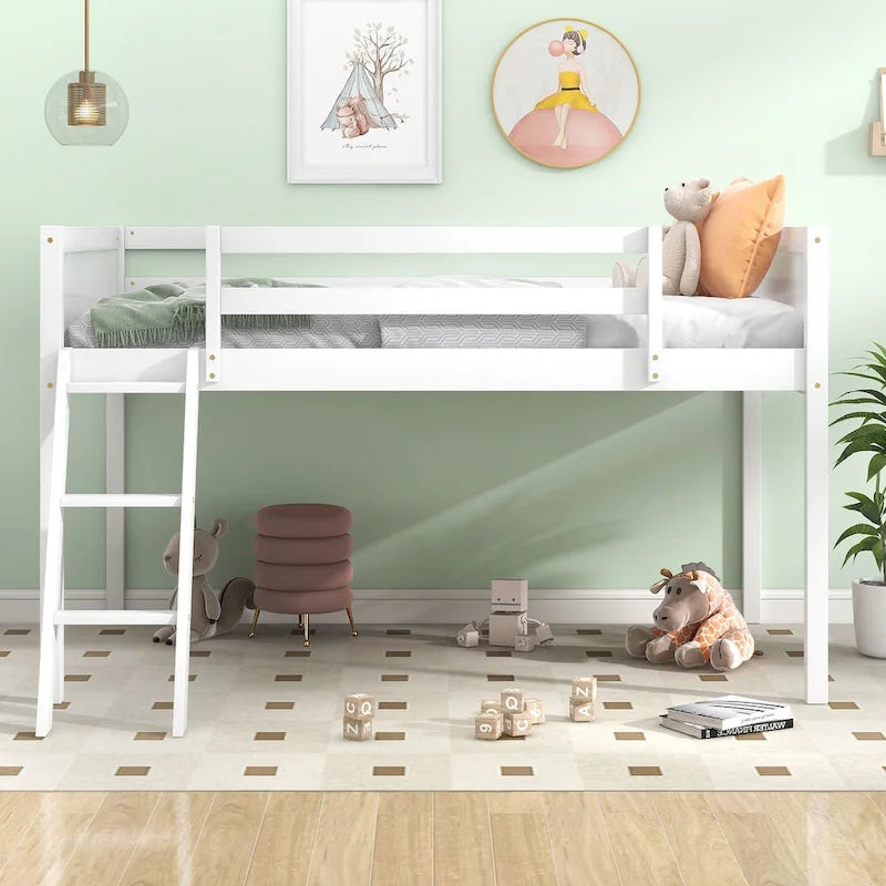 Lit bas mezzanine en bois simple avec échelle